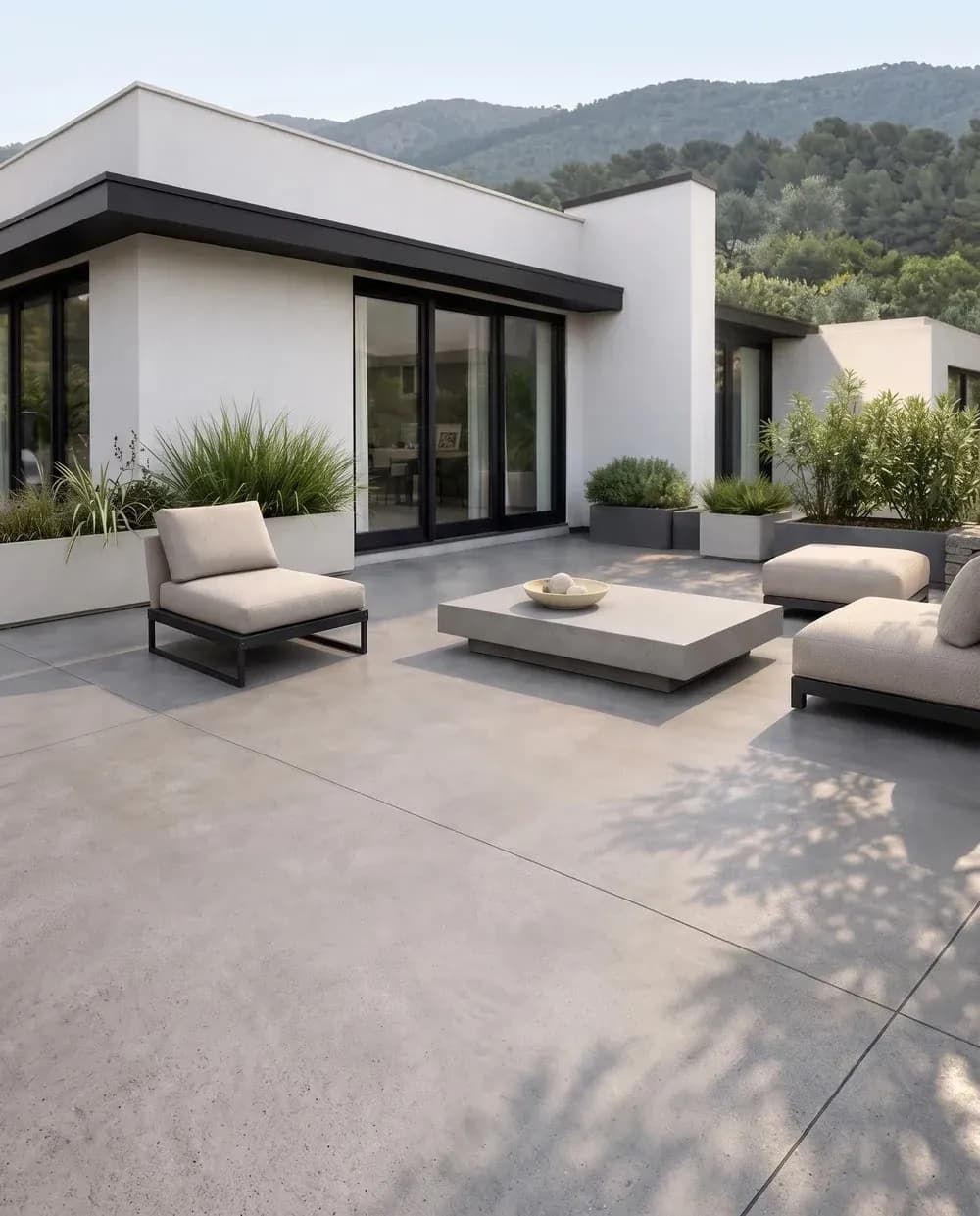 Terraza renovada en microcemento